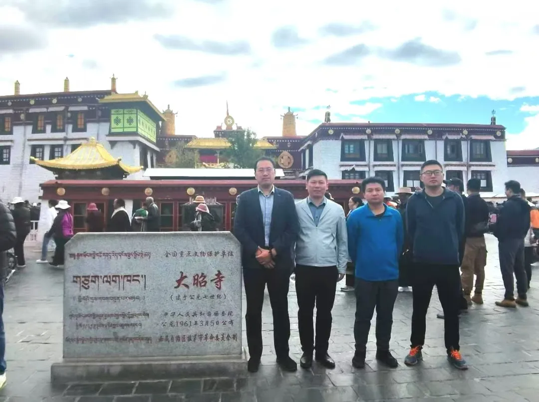 百靈科技參觀大昭寺：汲千年建寺智慧，促企業(yè)轉(zhuǎn)型發(fā)展